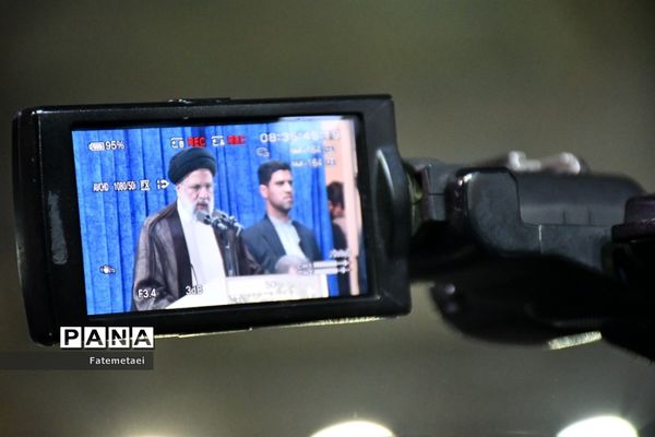 حضور پرشور مردم ولایتمدار استان خوزستان در دیدار با رئیس  جمهور