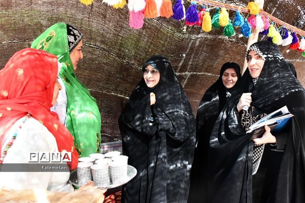 نشست صمیمی انسیه خزعلی معاون رئیس  جمهوری در امور زنان و خانواده با بانوان صنعت نفت خوزستان