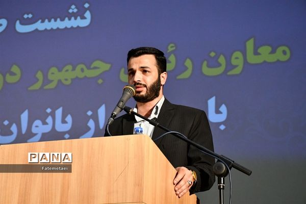 نشست صمیمی انسیه خزعلی معاون رئیس  جمهوری در امور زنان و خانواده با بانوان صنعت نفت خوزستان