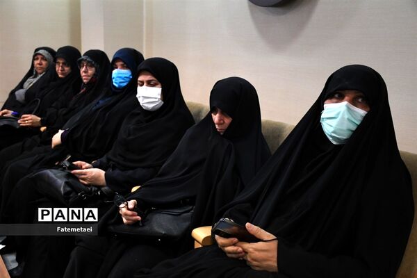دیدار بانوان نخبه خوزستانی با معاون رئیس‌جمهوری در امور زنان و خانواده