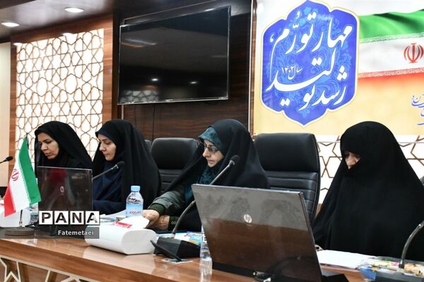 دیدار بانوان نخبه خوزستانی با معاون رئیس‌جمهوری در امور زنان و خانواده