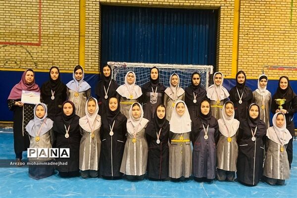 جشنواره ورزشی دخترانه رشته هندبال قرچک به میزبانی ملارد