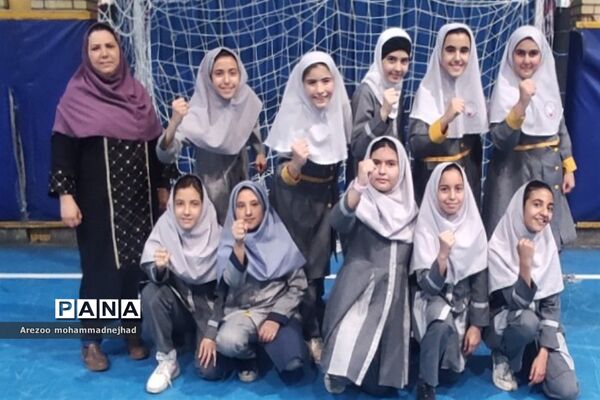 جشنواره ورزشی دخترانه رشته هندبال قرچک به میزبانی ملارد