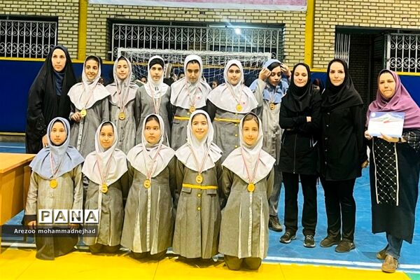 جشنواره ورزشی دخترانه رشته هندبال قرچک به میزبانی ملارد