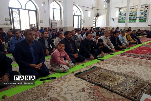 مراسم نمازجمعه در لرستان