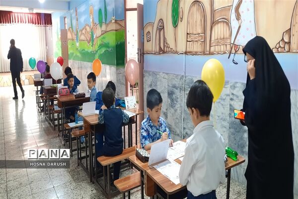 جشنواره دست نوشته‌های طلایی در دبستان شهدای فرهنگی ناحیه۷مشهد