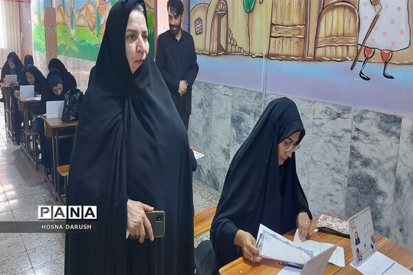 جشنواره دست نوشته‌های طلایی در دبستان شهدای فرهنگی ناحیه۷مشهد