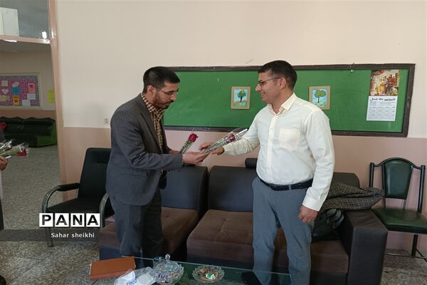 آیین تجلیل از مشاوران مرکز مشاوره رازی ملارد