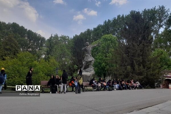 بازدید دانش‌آموزان پاکدشتی از کاخ سعدآباد