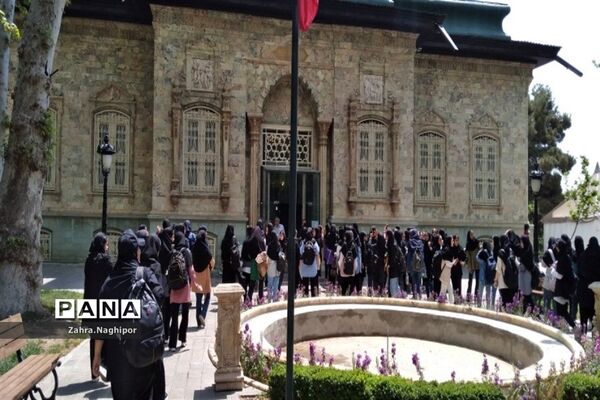 بازدید دانش‌آموزان پاکدشتی از کاخ سعدآباد