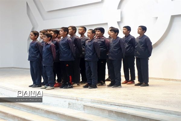 برگزاری مسابقات سرود مدارس پسرانه در ابرکوه