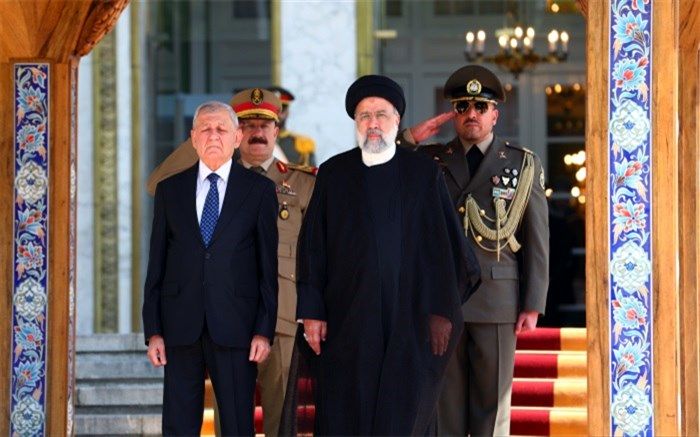 استقبال رسمی آیت‌الله رئیسی از رئیس جمهور عراق