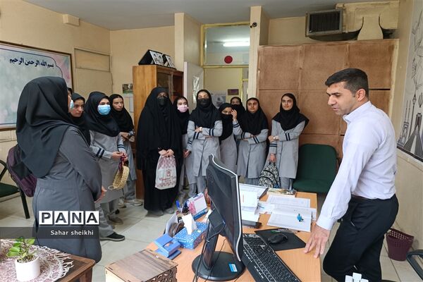 بازدید دانش‌‌‌آموزان دبیرستان زنده‌یاد علی حاتمی از آموزش و پرورش ملارد