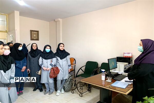 بازدید دانش‌‌‌آموزان دبیرستان زنده‌یاد علی حاتمی از آموزش و پرورش ملارد