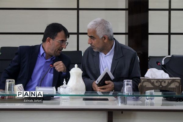 جلسه شورای معاونان اداره‌کل آموزش و پرورش استان بوشهر