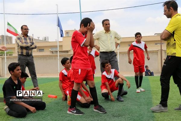 جشنواره مینی‌فوتبال دانش‌آموزان ابرکوهی
