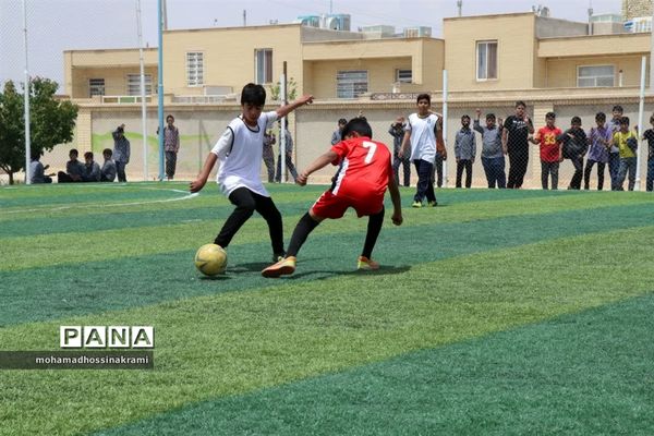 جشنواره مینی‌فوتبال دانش‌آموزان ابرکوهی