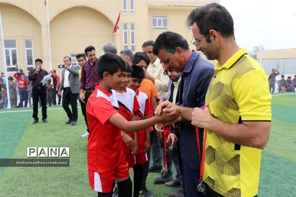 جشنواره مینی‌فوتبال دانش‌آموزان ابرکوهی