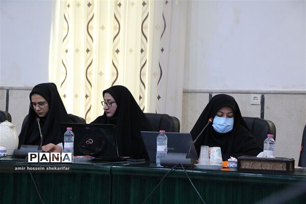 نشست خبری مدیر کل آموزش و پرورش استان یزد با اصحاب‌ رسانه