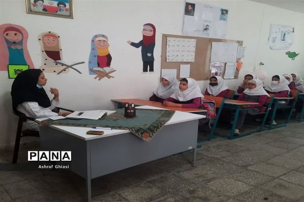 اجرای طرح مروج سلامت در مدرسه حضرت زینب(س) شهرستان خاتم