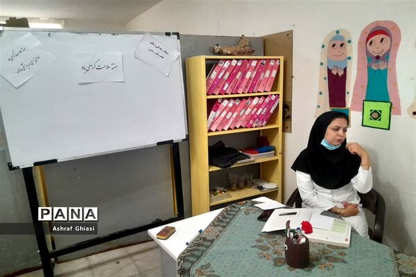 اجرای طرح مروج سلامت در مدرسه حضرت زینب(س) شهرستان خاتم