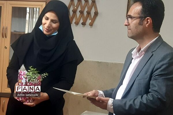 تقدیر از مشاوران مرکز مشاوره مدرسه آموزش و پرورش رودهن