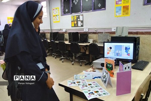 برگزاری نمایشگاه به مناسبت هفته مشاغل در هنرستان فدک