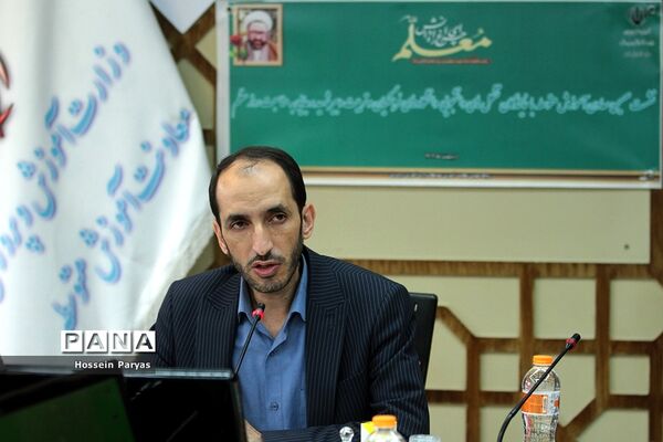 نشست صمیمی معاون آموزش متوسطه با نمایندگان تشکل‌های دانشجویی دانشگاه‌های فرهنگیان و تربیت دبیر شهید رجایی