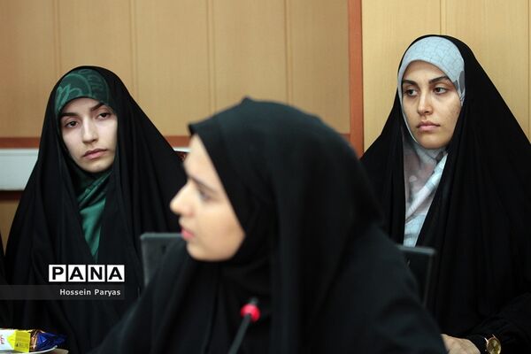 نشست صمیمی معاون آموزش متوسطه با نمایندگان تشکل‌های دانشجویی دانشگاه‌های فرهنگیان و تربیت دبیر شهید رجایی