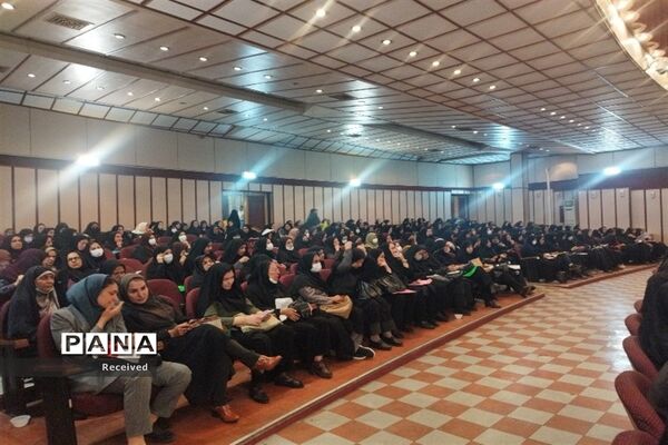 جلسه عفاف و حجاب با حضور مدیران و معاونان پرورشی مدارس دخترانه شیراز