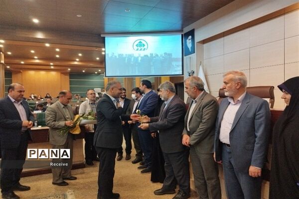 حضور شورای معاونان اداره‌کل آموزش و پرورش استان فارس در صحن علنی شورای شهر شیراز