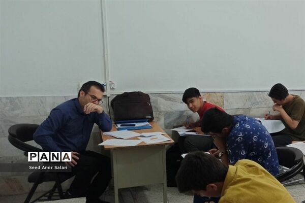 برگزاری مرحله دوم آزمون پایش سمپاد در دبیرستان شهید بهشتی کاشمر