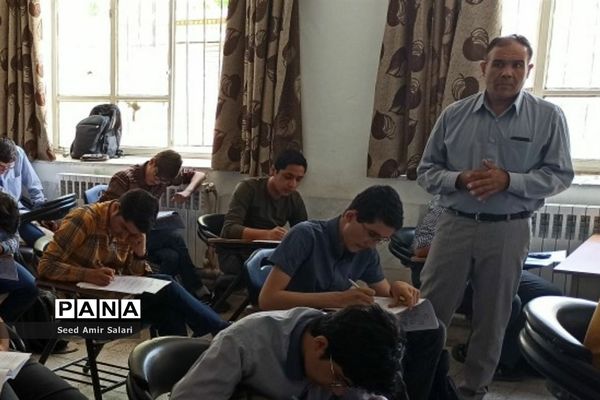 برگزاری مرحله دوم آزمون پایش سمپاد در دبیرستان شهید بهشتی کاشمر