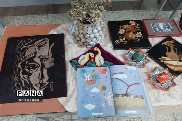 برپایی نمایشگاه معرفی مشاغل خانگی در مدرسه مهربانان ملارد
