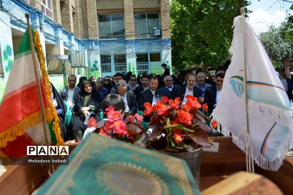 افتتاحیه نمایشگاه توانمندی‌های هنرجویان هنرستان‌ها آموزش و پرورش منطقه ۲