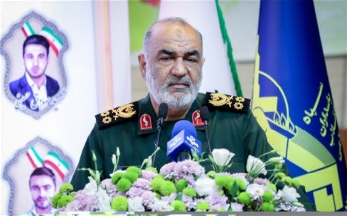 سردار سلامی:  باید بایستیم، باید بسازیم، ایران باید قوی شود