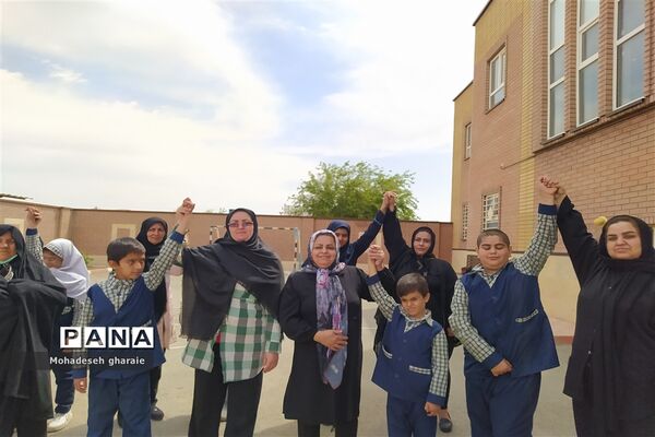 اجرای طرح شهید خرازی به‌مناسبت هفته سلامت در دبیرستان شهدای طغان بخش جوادآباد
