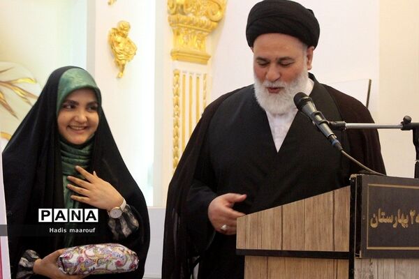 مراسم تقدیر از مدیران، معاونان و معلمان نمونه و بازنشسته در ناحیه ۲ بهارستان