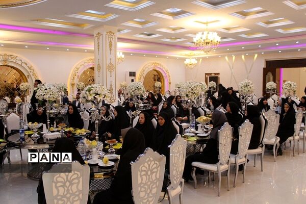 مراسم تقدیر از مدیران، معاونان و معلمان نمونه و بازنشسته در ناحیه ۲ بهارستان
