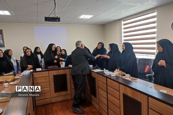 بازدید و تقدیر از برگزیدگان پویش‌های سازمان دانش‌آموزی شهرستان ششتمد