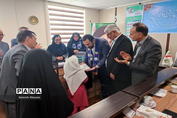 بازدید و تقدیر از برگزیدگان پویش‌های سازمان دانش‌آموزی شهرستان ششتمد