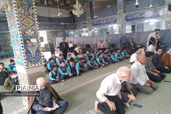 تقدیر از فعالان نماز جماعت دبستان قاسم ابن الحسن (ع) ناحیه یک یزد
