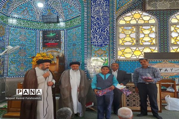 تقدیر از فعالان نماز جماعت دبستان قاسم ابن الحسن (ع) ناحیه یک یزد