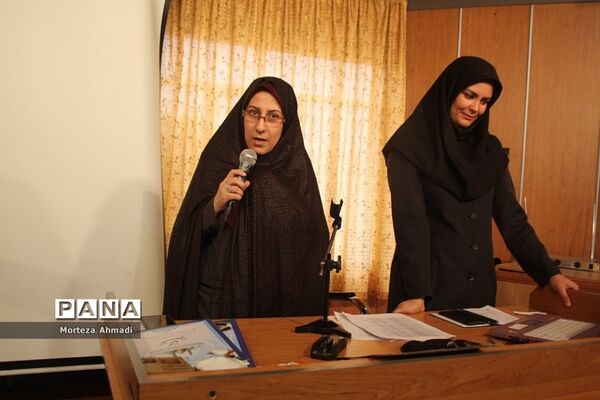 تقدیر از برگزیدگان جشنواره نوجوان سالم در اداره آموزش و پرورش ناحیه یک شهرری