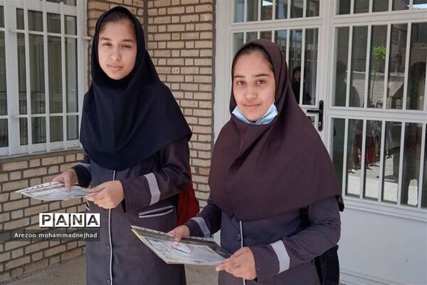 رونمایی از کتاب دانش‌آموزان نویسنده قرچکی