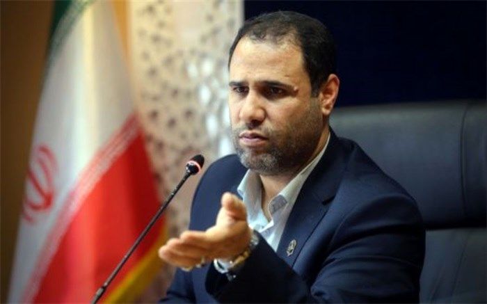 معلمان می‌توانند مسائل کلان کشور را حل کنند