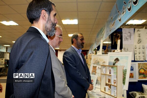 بازدید معاون پرورشی و فرهنگی شهر تهران از نمایشگاه هفتگی مشاغل