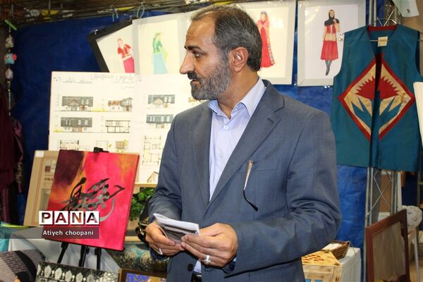بازدید معاون پرورشی و فرهنگی شهر تهران از نمایشگاه هفتگی مشاغل