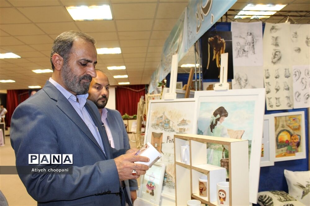 بازدید معاون پرورشی و فرهنگی شهر تهران از نمایشگاه هفتگی مشاغل