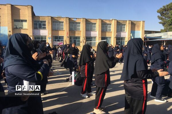 گرامیداشت هفته سلامت در دبیرستان شاهد فیض ناحیه ۳ شیراز